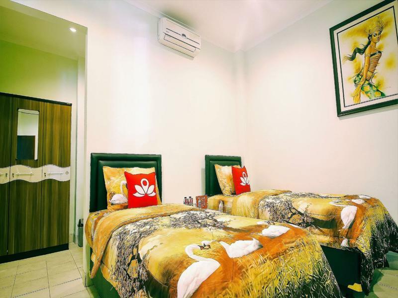 Zen Rooms Cipedes Tengah Bandung Exterior photo