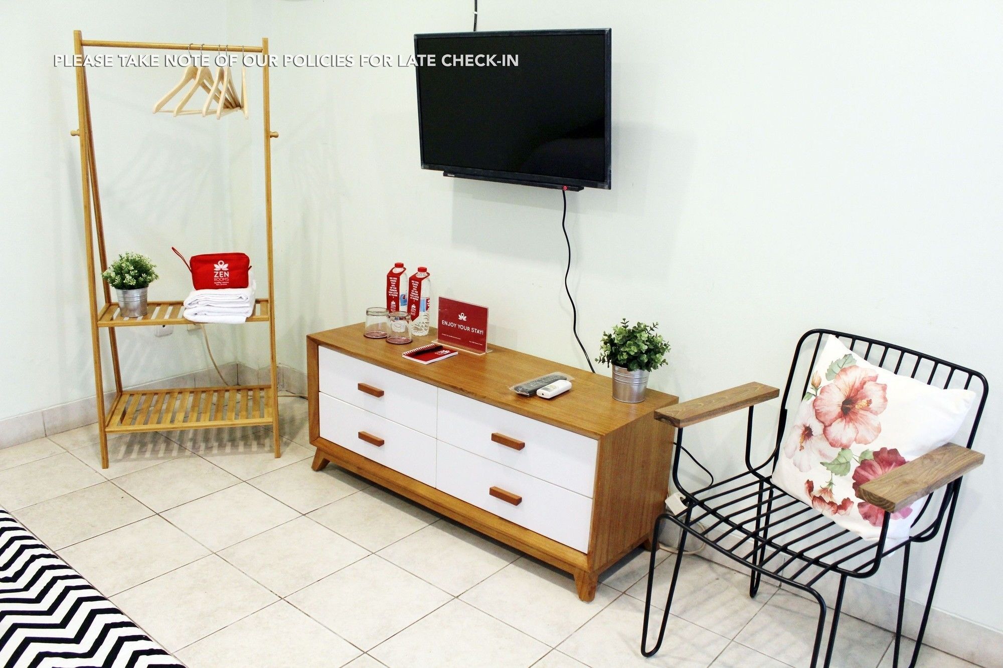Zen Rooms Cipedes Tengah Bandung Exterior photo