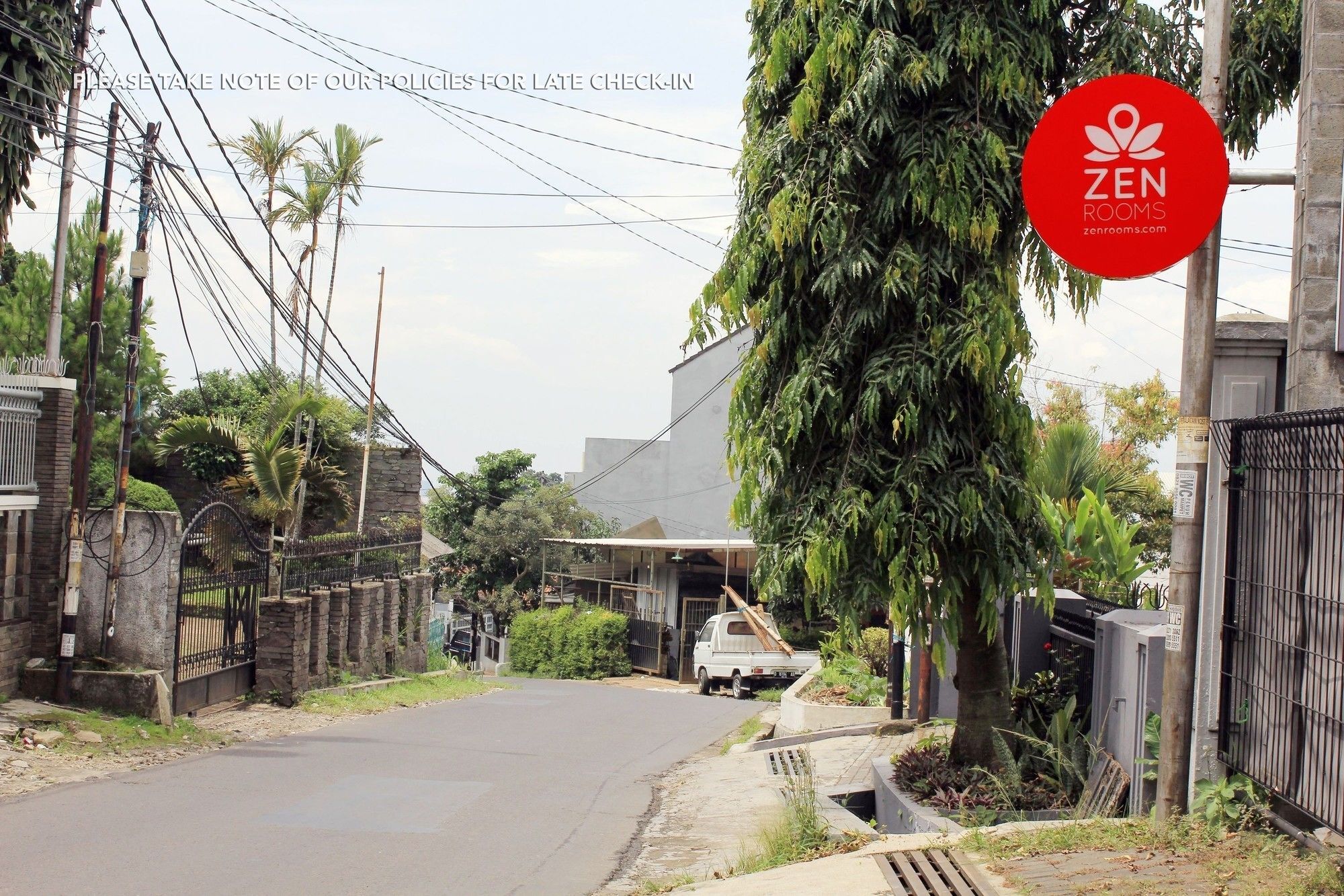 Zen Rooms Cipedes Tengah Bandung Exterior photo